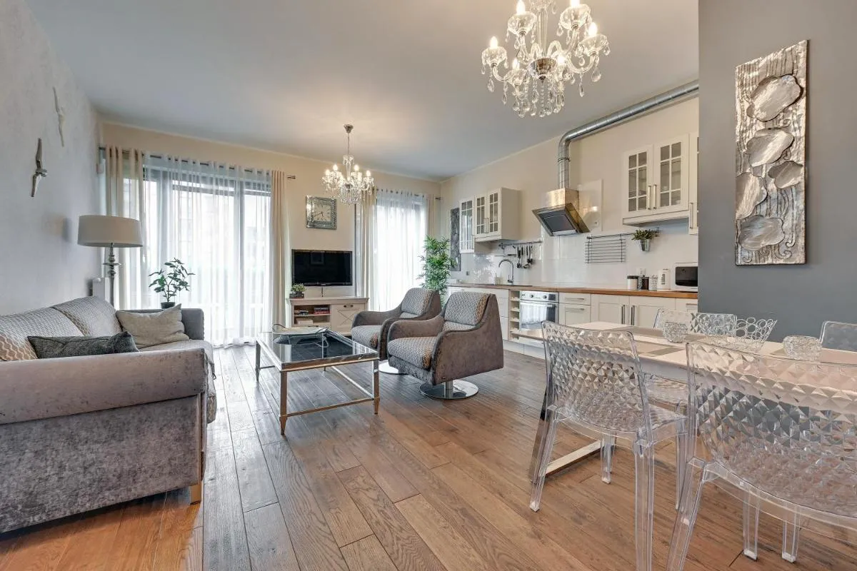 Image 3 of Blue Mandarin Marina