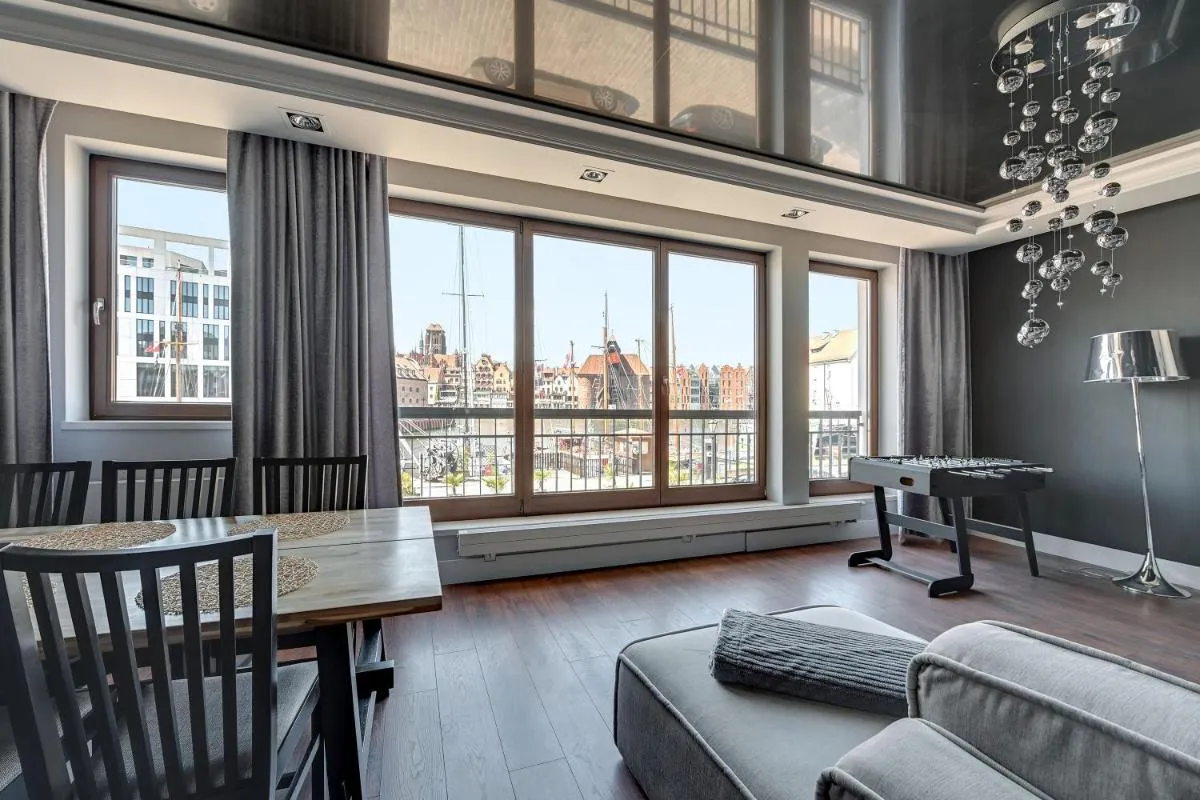 Image 1 of Blue Mandarin Marina