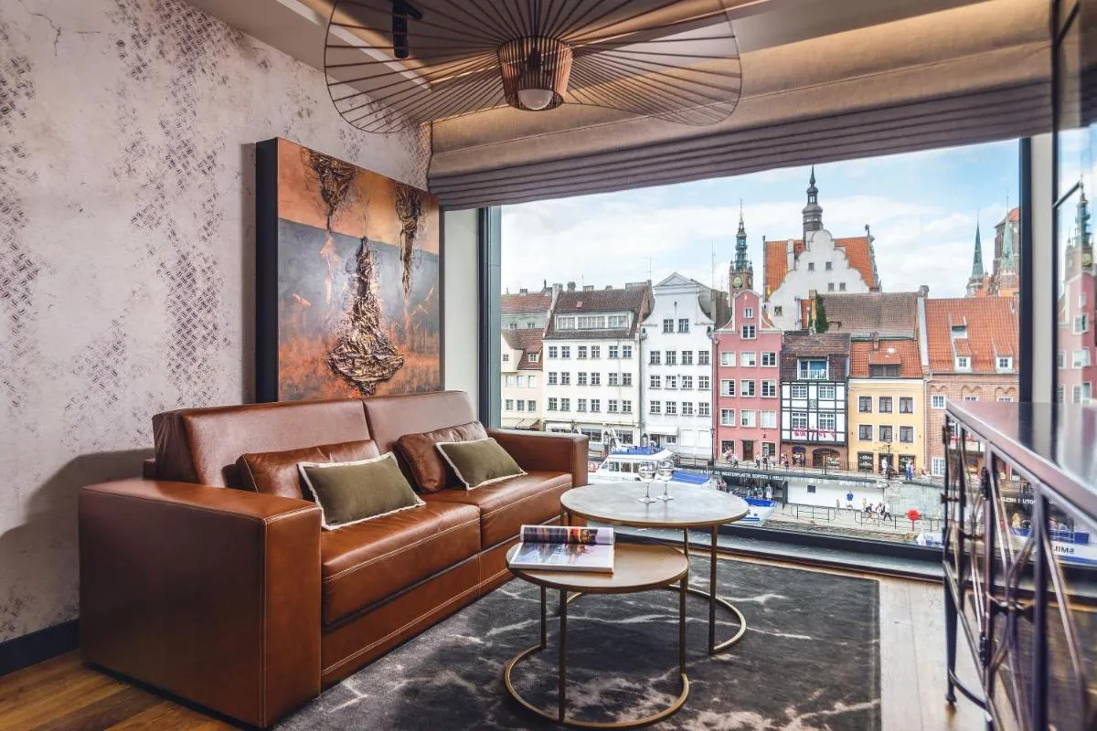 Image 3 of Deo Plaza by Dom & House