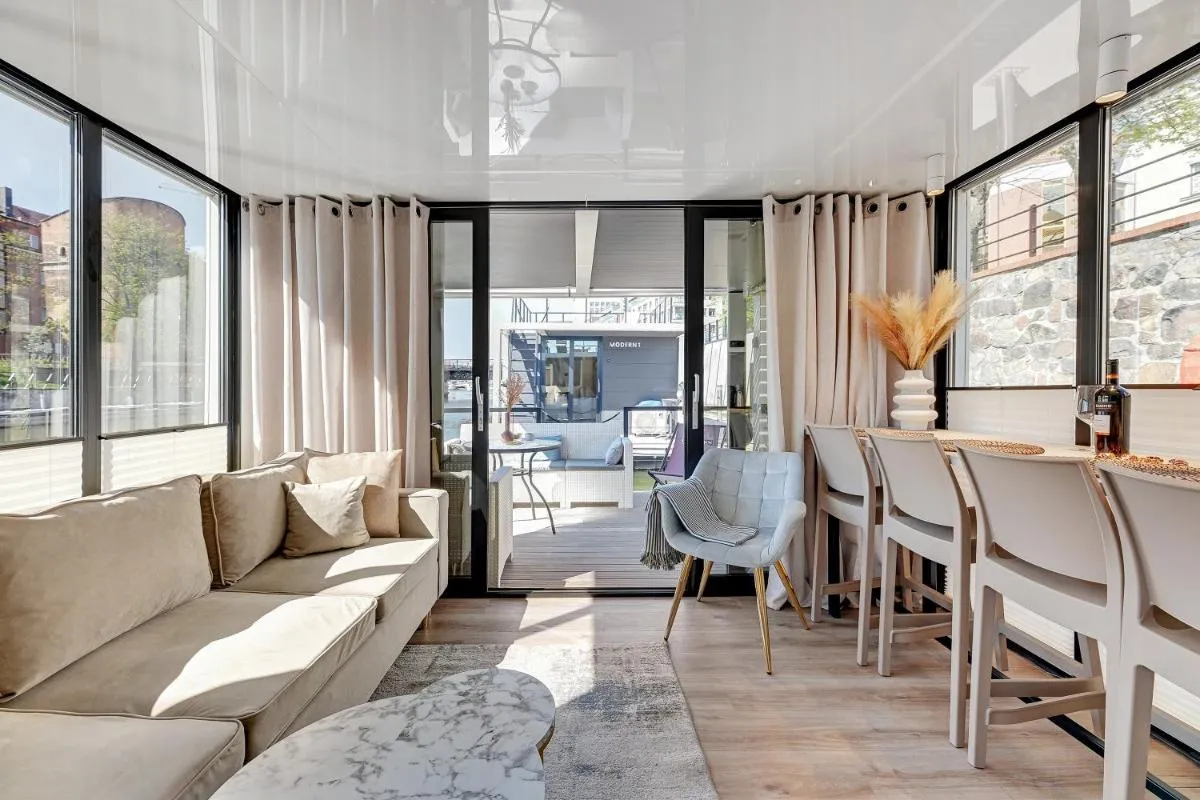 Image 2 of Domy Na Wodzie – La Mare Motlava Houseboats with Sauna by Downtown Apartments