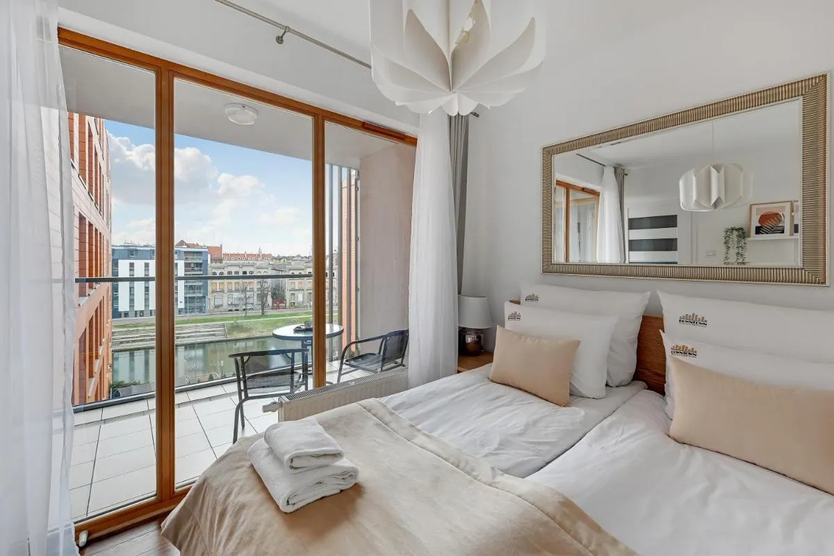 Image 1 of Downtown Apartments Aura – Riverside & Parking