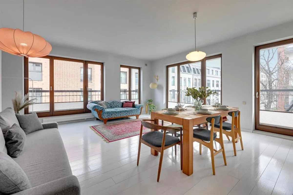 Image 2 of Downtown Apartments Riverside & Parking Szafarnia Street