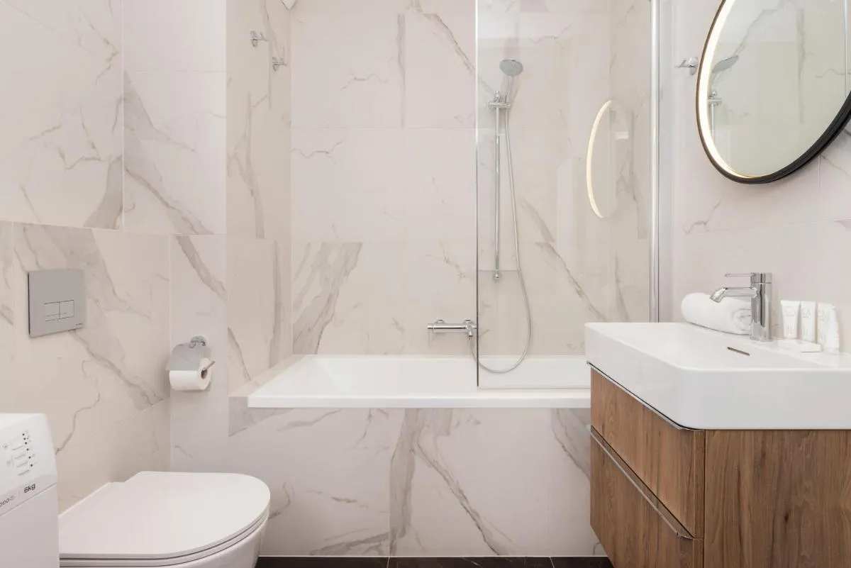 Image 4 of Elegant Apartment with Balcony and Air Conditioning in Gdańsk by Renters