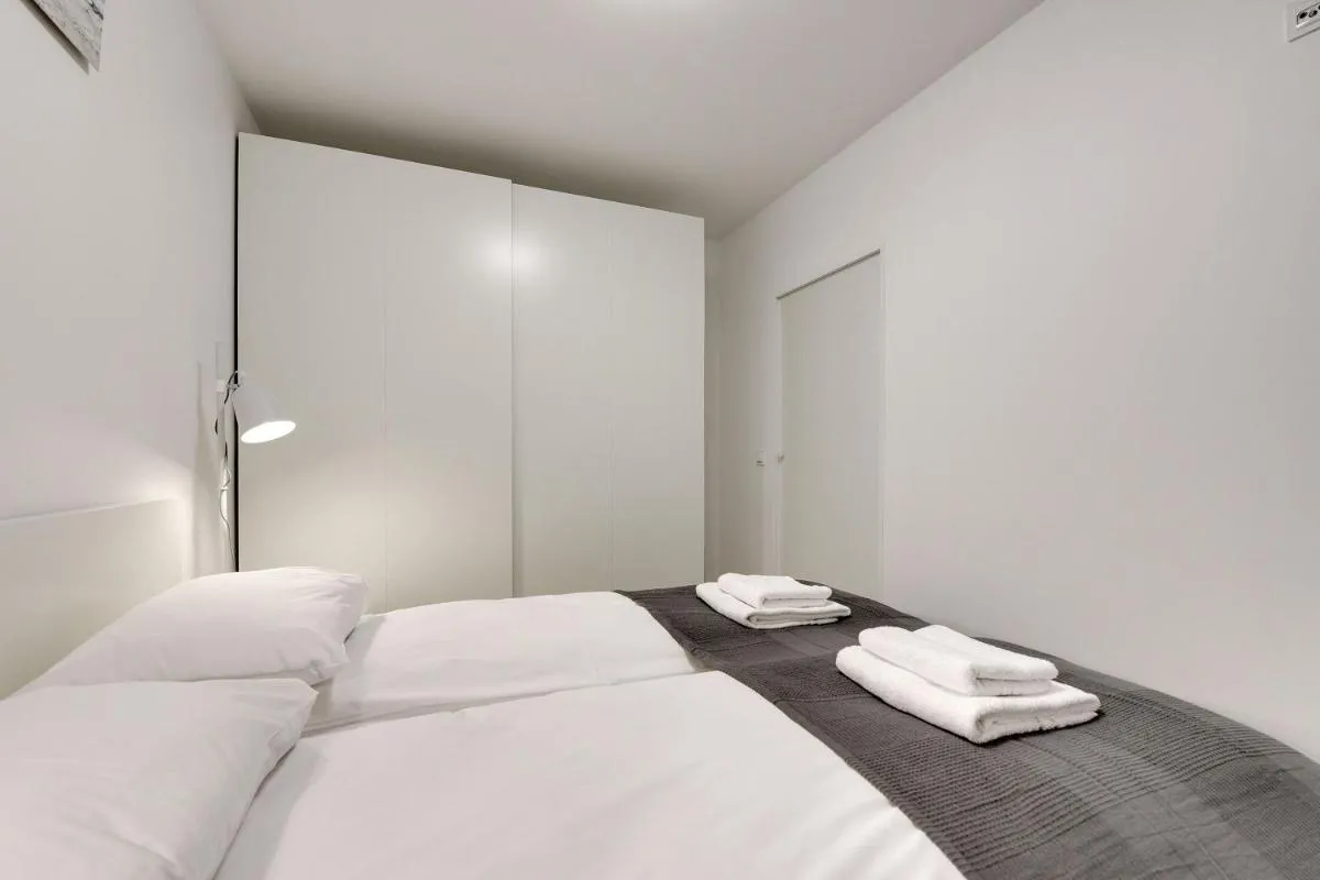 Image 3 of Flatbook – City Center SPA Apartments Waterlane Island