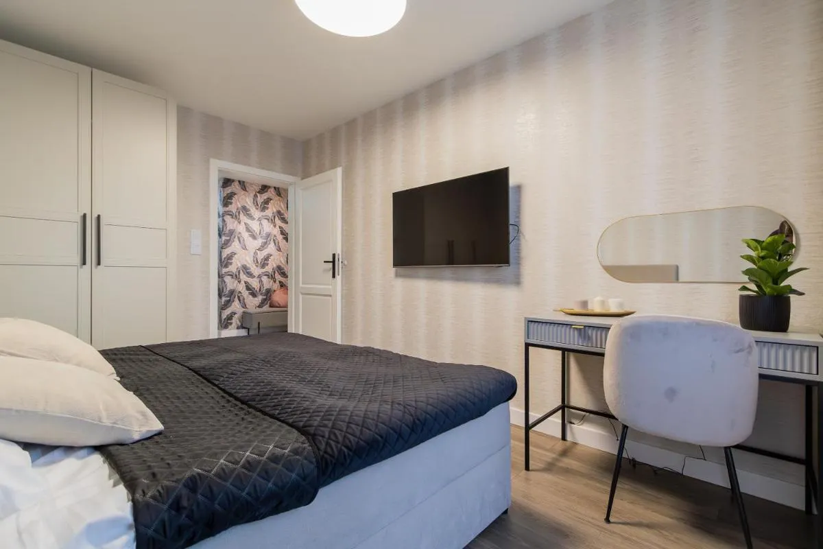 Image 1 of Glow Apartments, Letnica – Apartamenty Przystań 6 Letnica