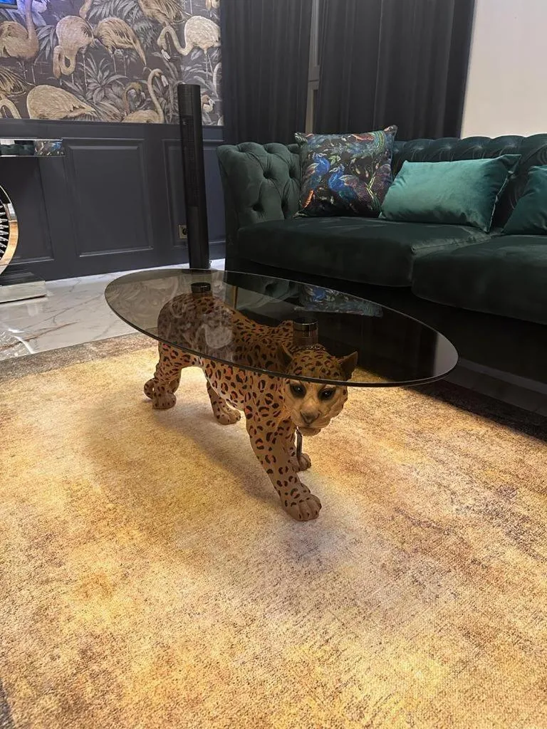 Image 3 of Golden Flamingo Apartment