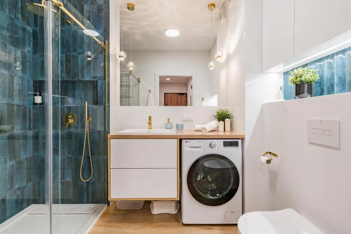 Image 5 of Golden Reagan by Aparo – Nowy Apartament, Winda, Parking, Plaża 500m, Balkon, 2 Sypialnie oraz Salon, Rowerownia, Biurko