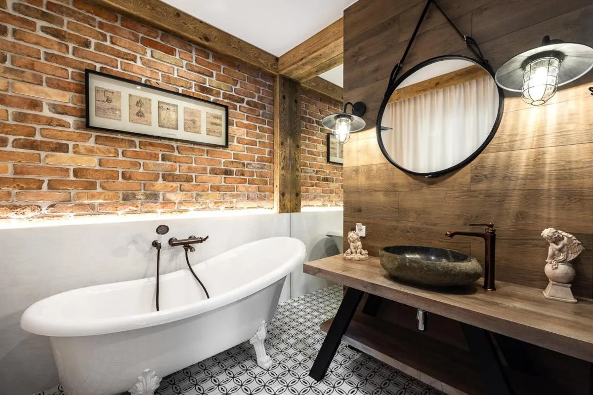 Image 5 of Gotyk House