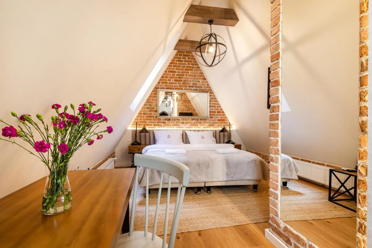 Image 2 of Gotyk House