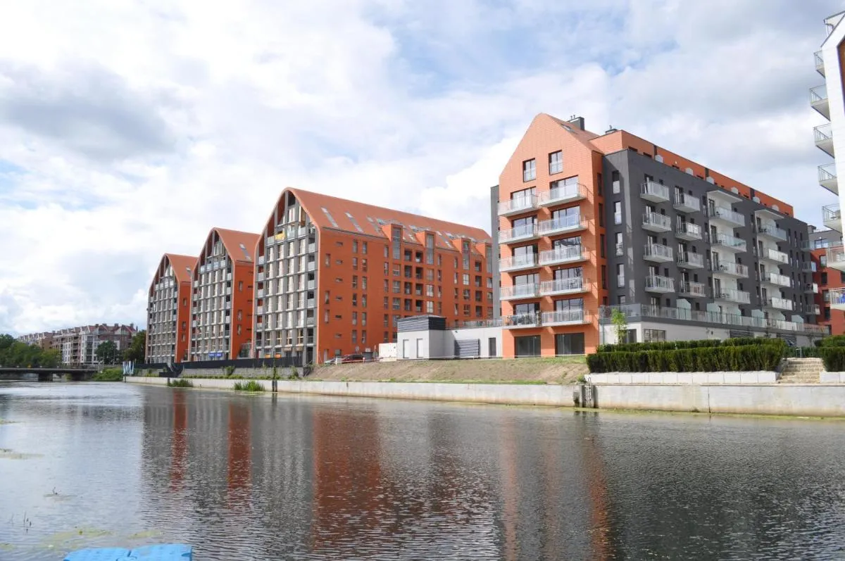 Image 5 of Granary Island Apartment