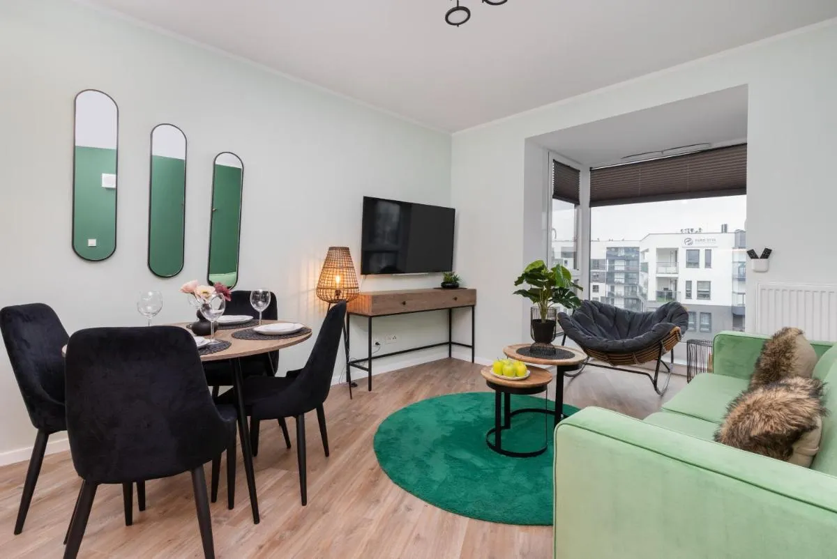 Image 2 of Green Apartment in Gdańsk with Free Access to the Gym and Parking by Renters
