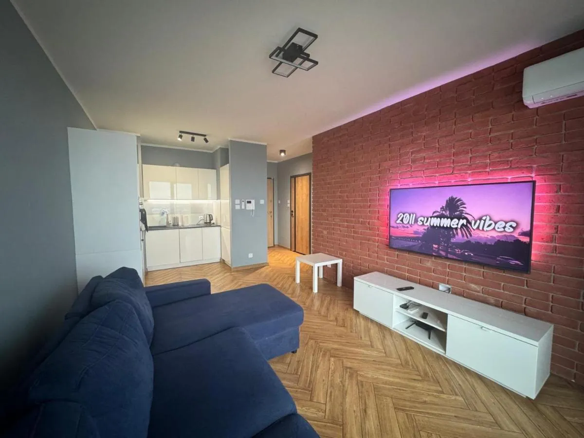 Image 4 of Green Grass 21