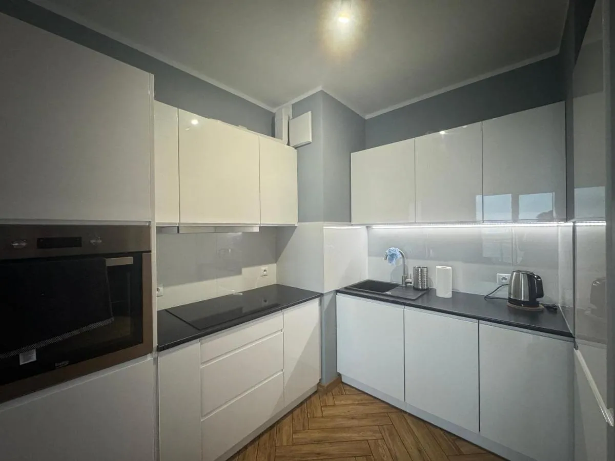 Image 3 of Green Grass 21