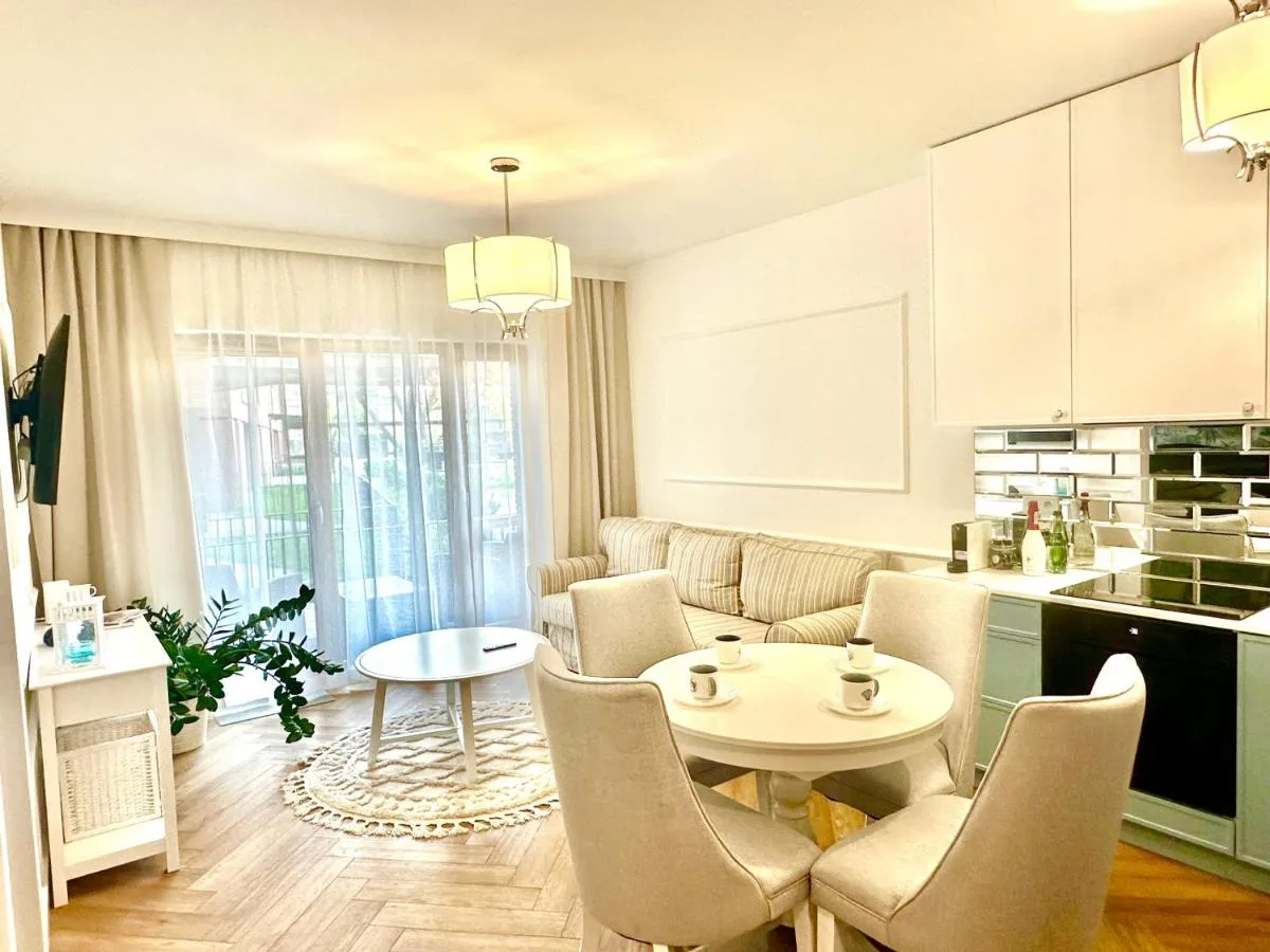 Image 2 of Hampton Apartament by Sienna Grobla Str.