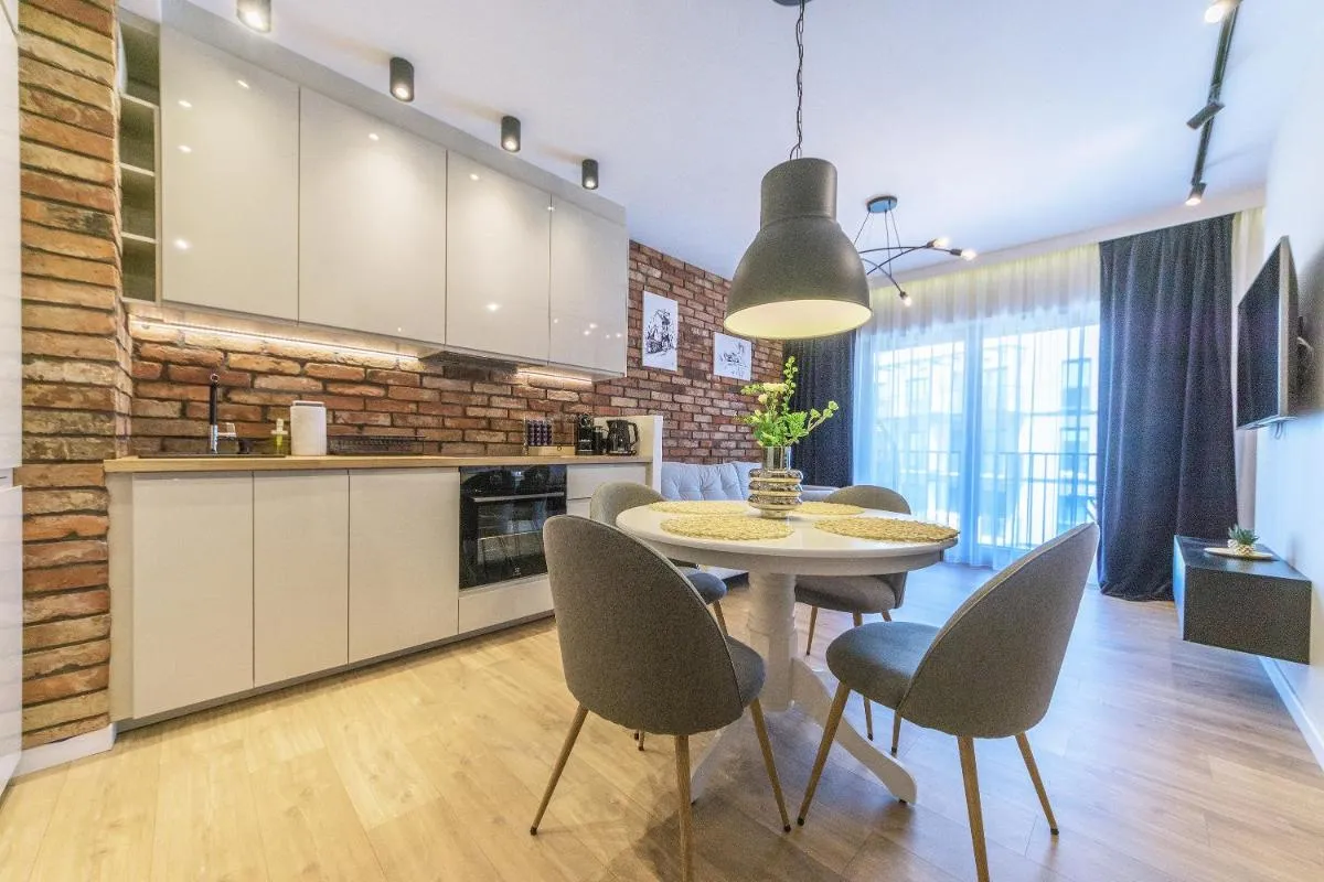 Image 3 of House Managers – Nadmotławie