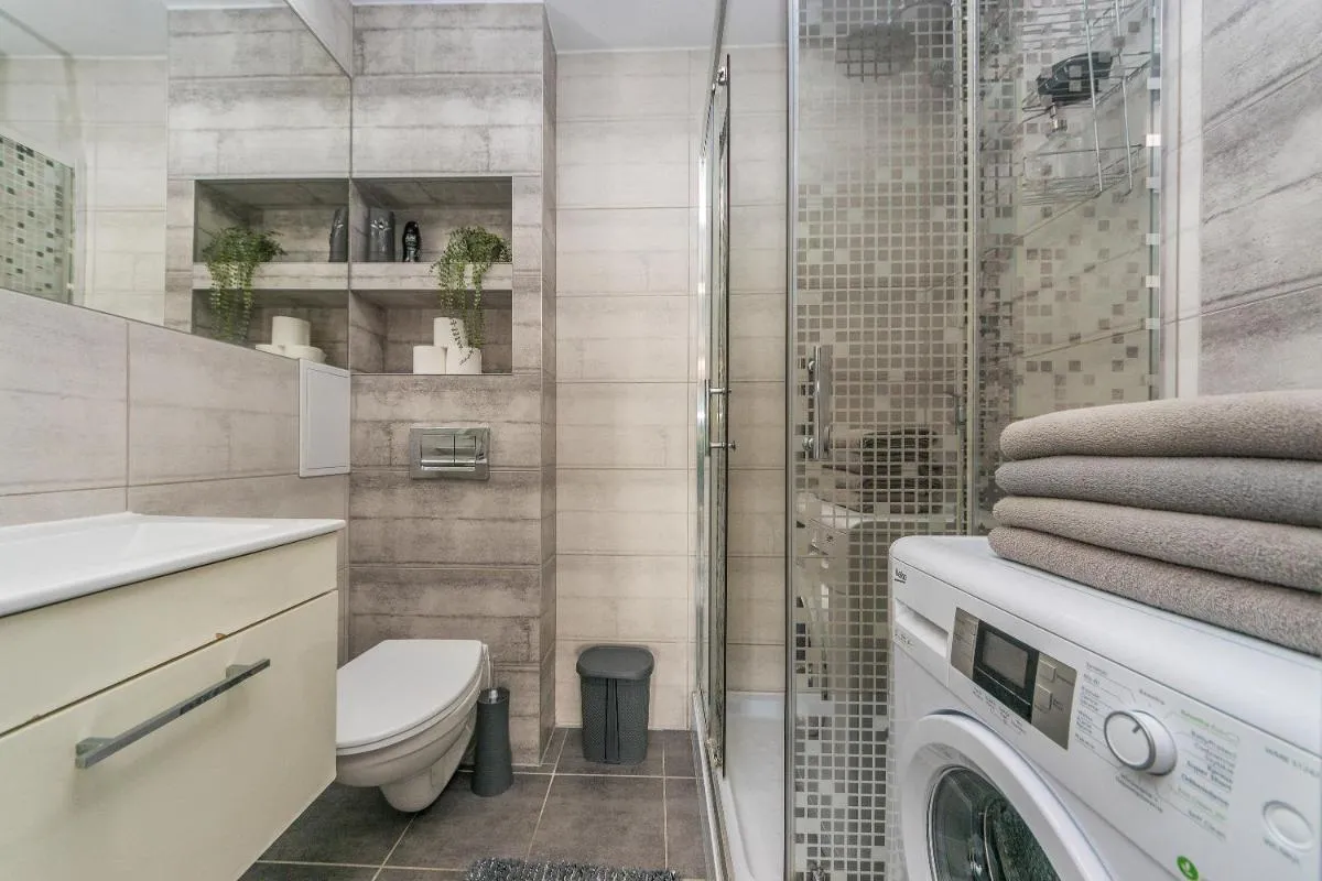 Image 2 of House Managers – Pomorski Classic