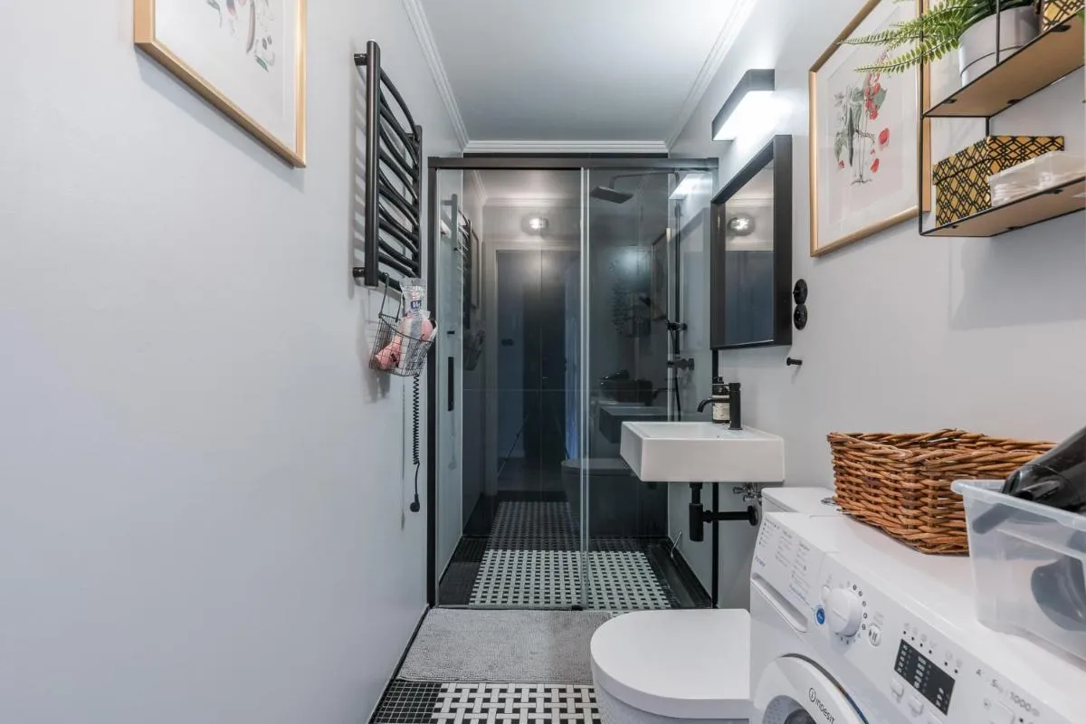 Image 2 of Leon & Lucy Apartment