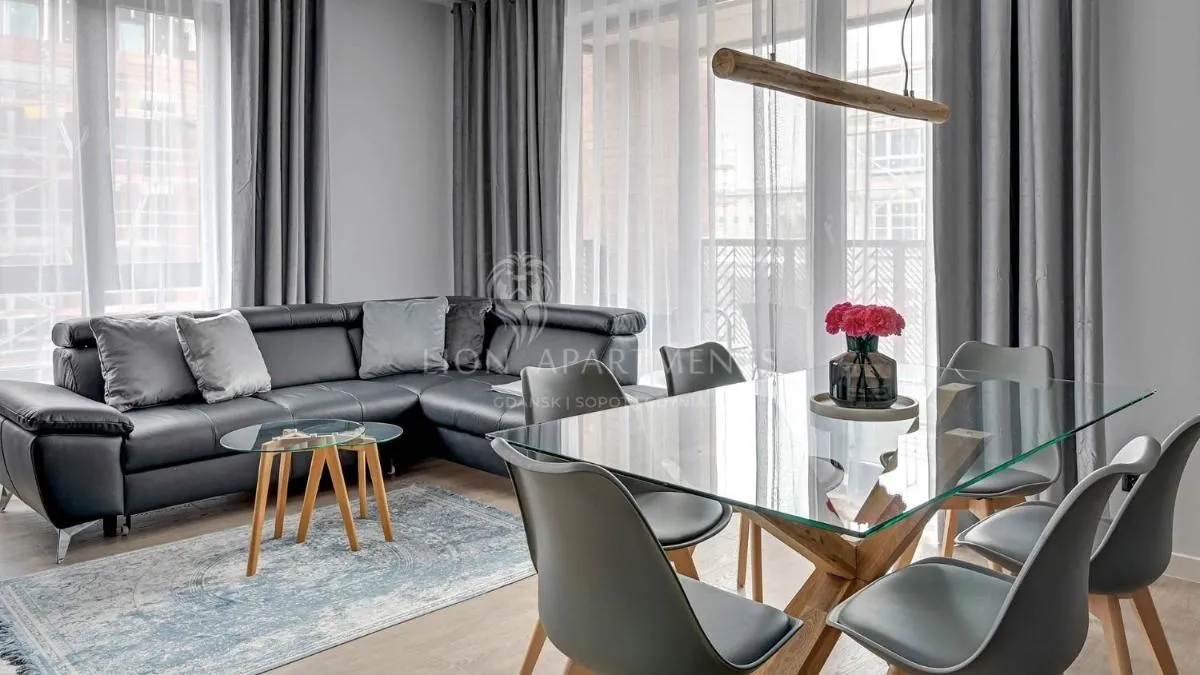 Image of Lion Apartments – SCALA City Center Mustang&Parking