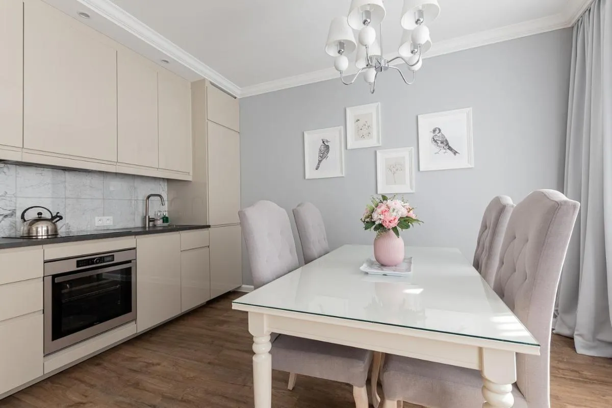 Image 2 of Luxury in Old Town – free parking