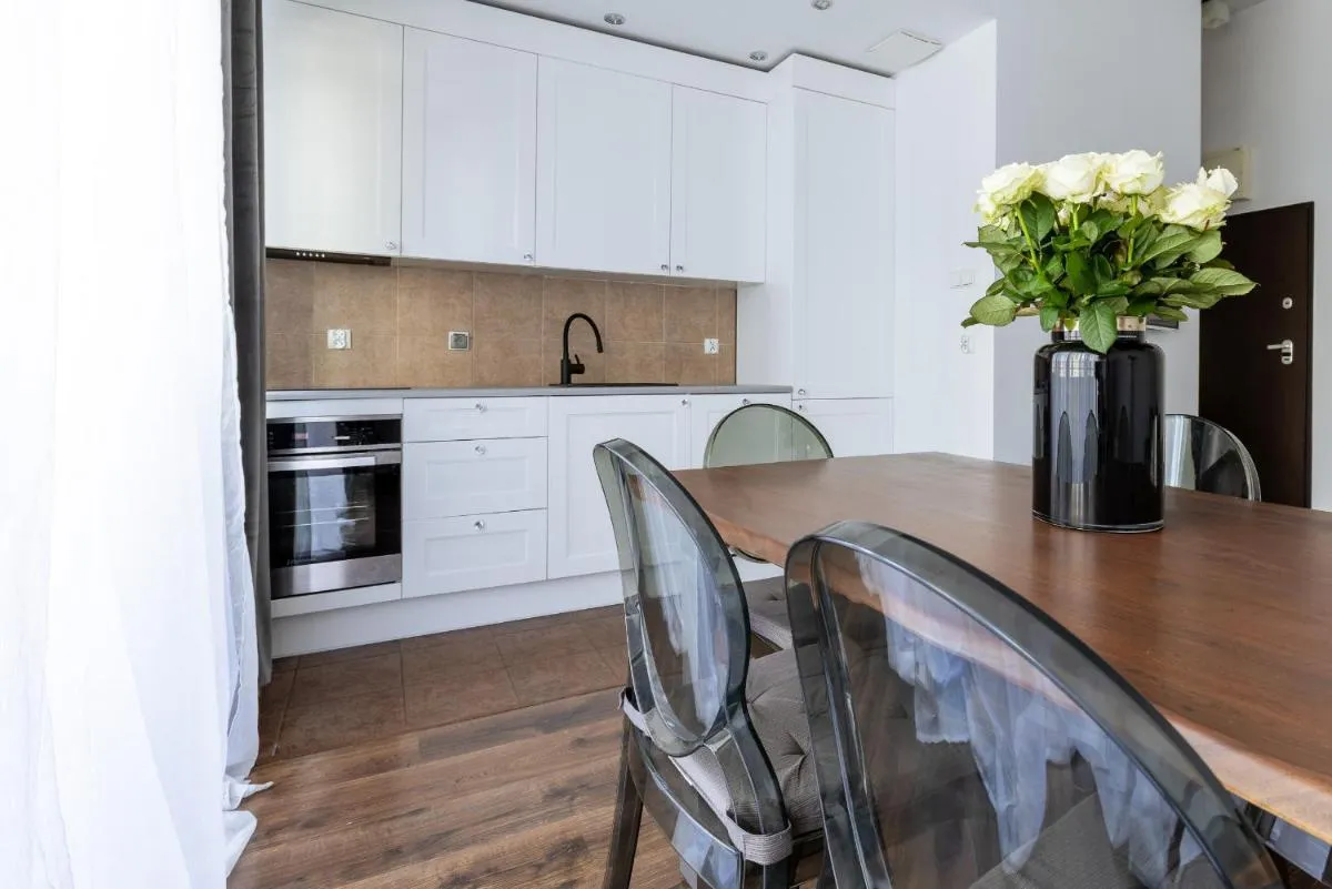 Image 2 of MIRA APARTMENTs IV