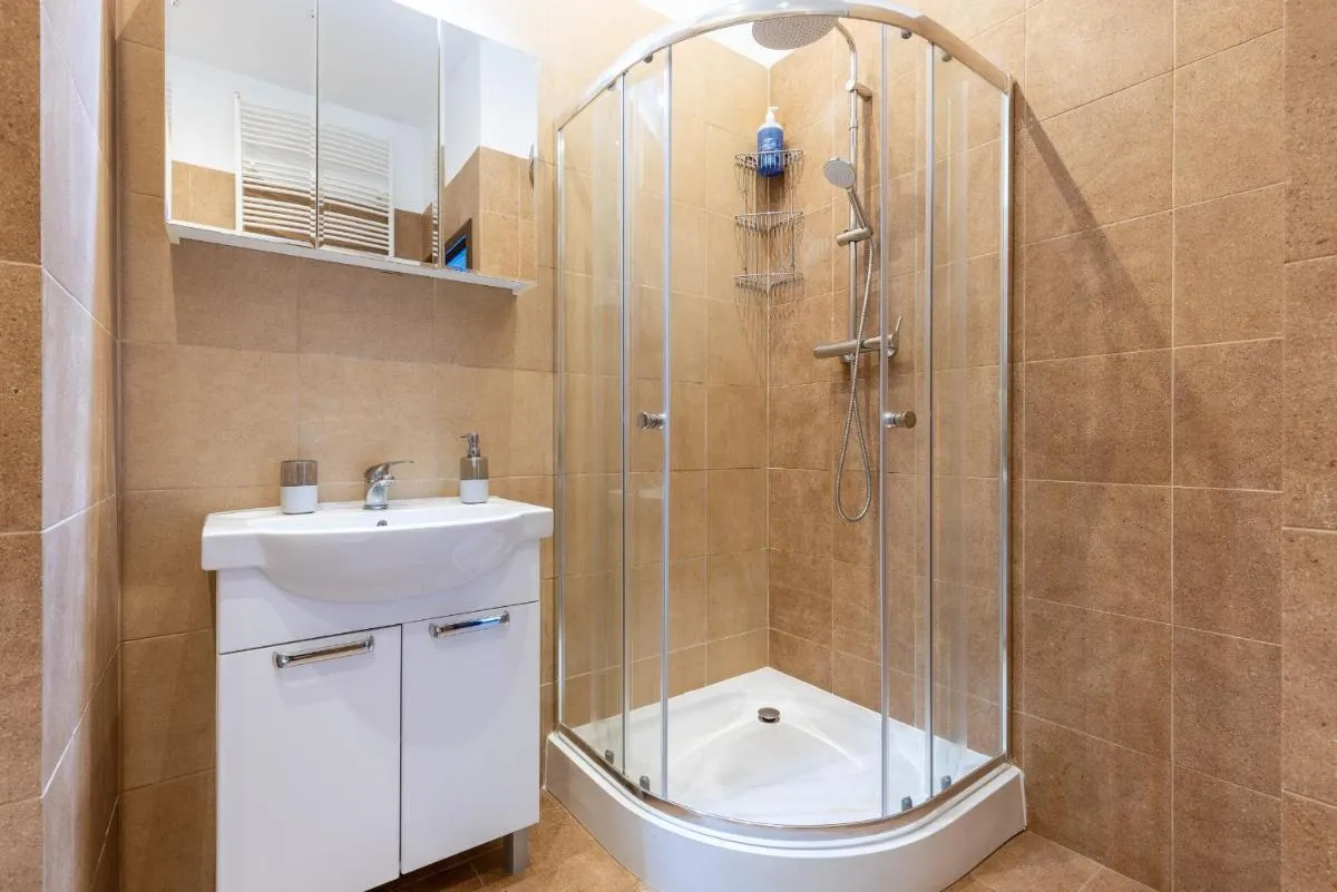 Image 1 of MIRA APARTMENTs IV