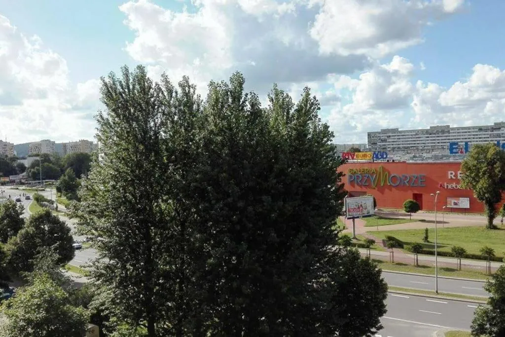 Image 2 of Mieszkanie w kultowym falowcu