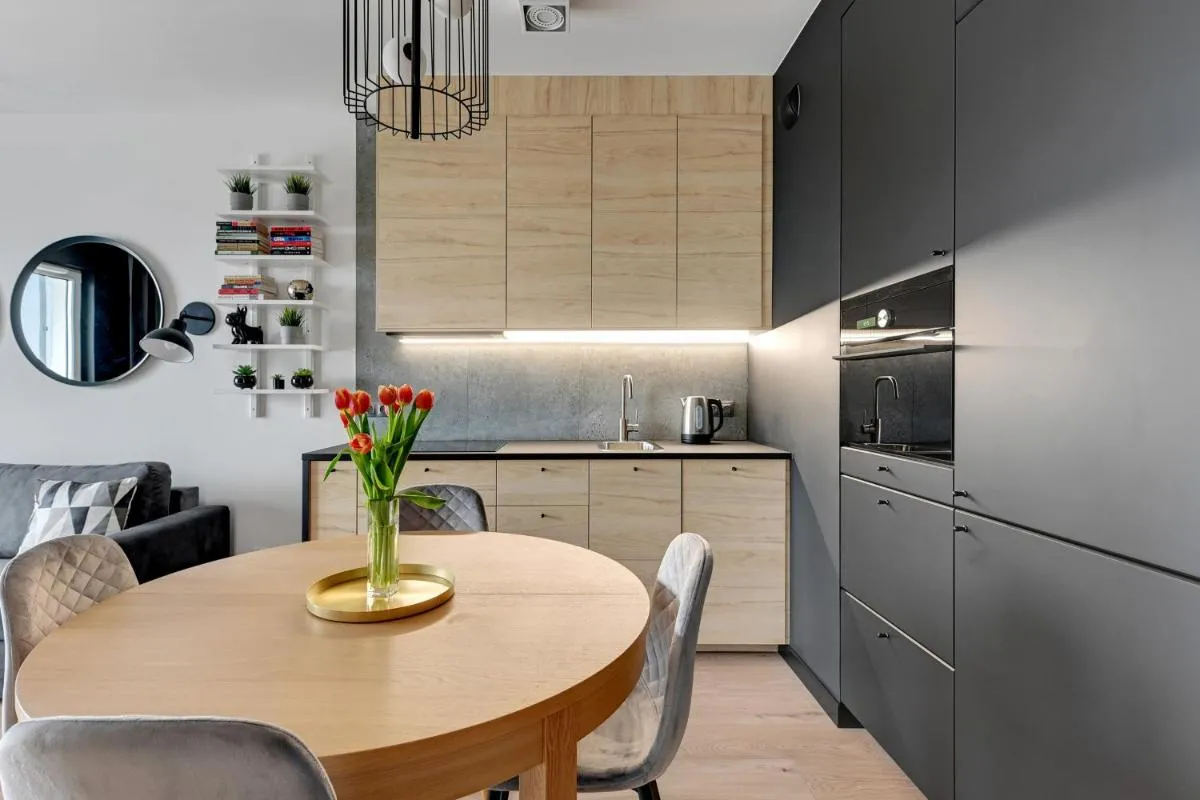 Image 3 of Modern Apartment with a View of the Stadium by Renters