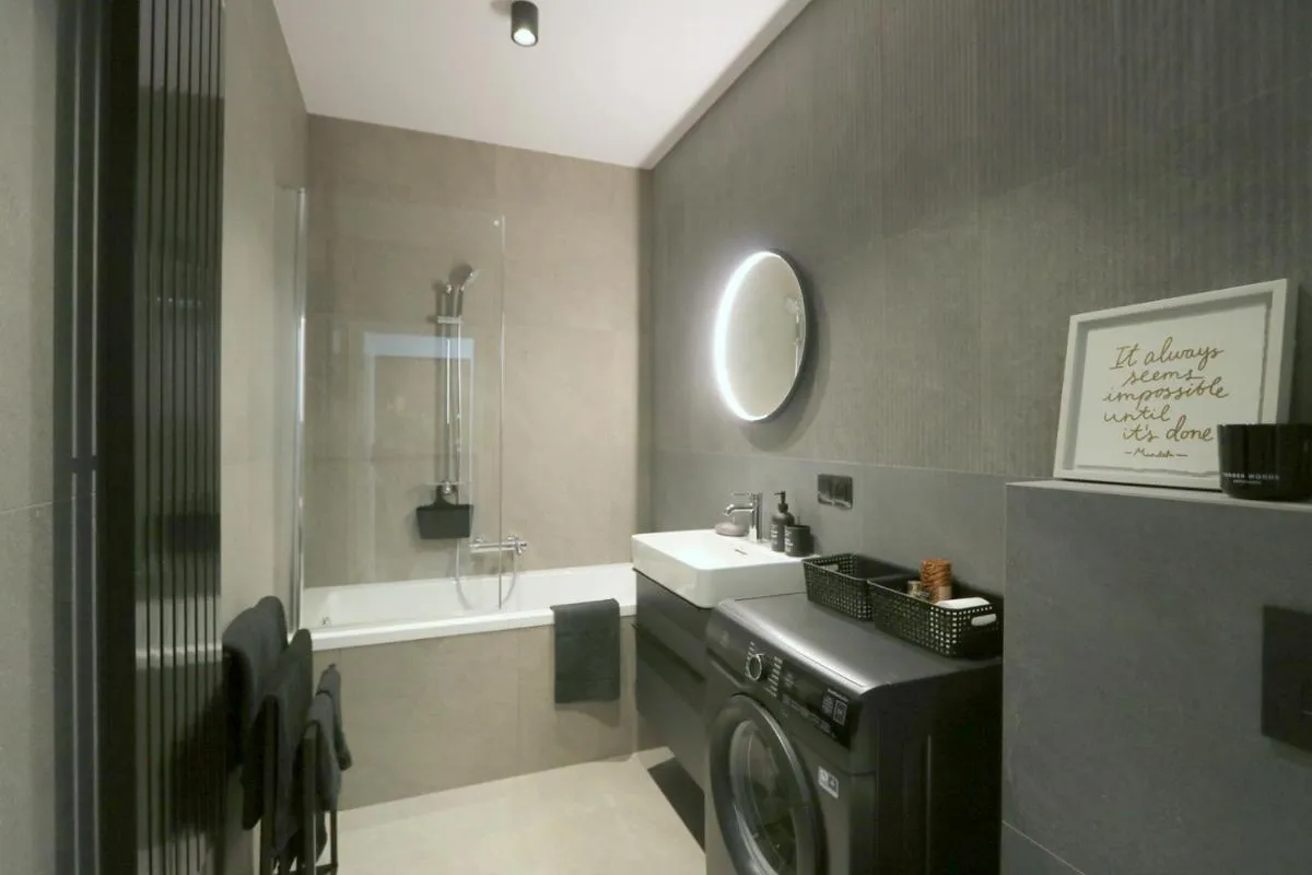 Image 2 of OLD TOWN Skala-06