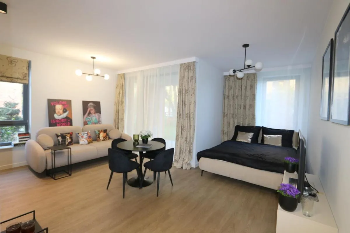 Image 1 of OLD TOWN Skala-06