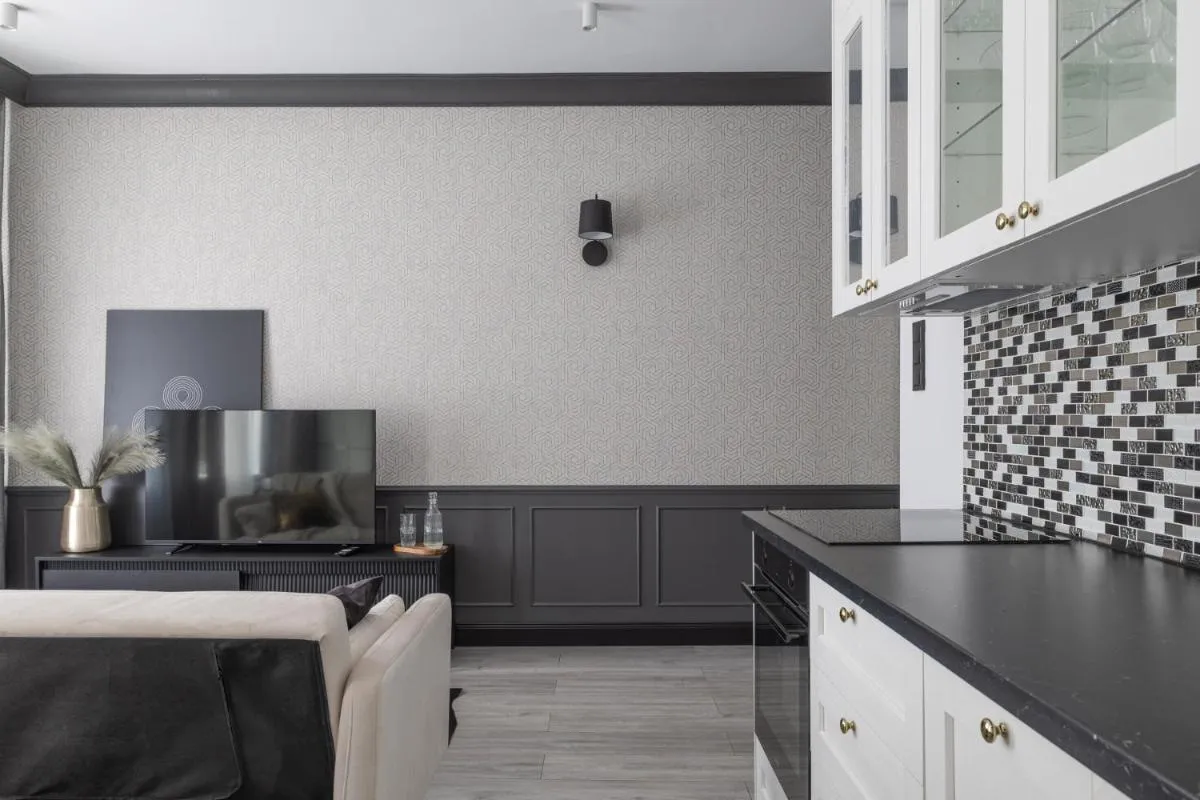 Image 3 of Old Town Elegance