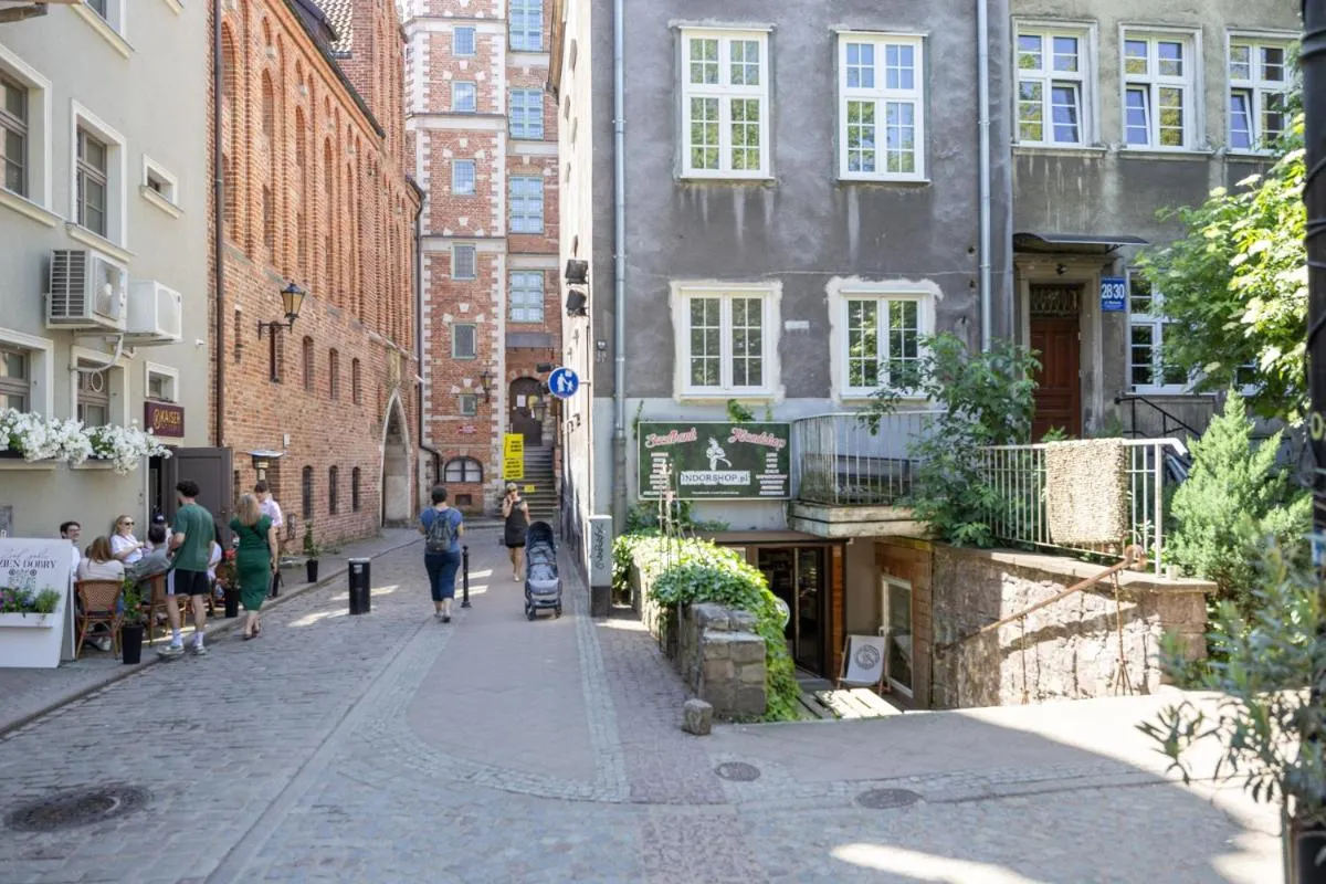 Image 6 of Old Town Elegance