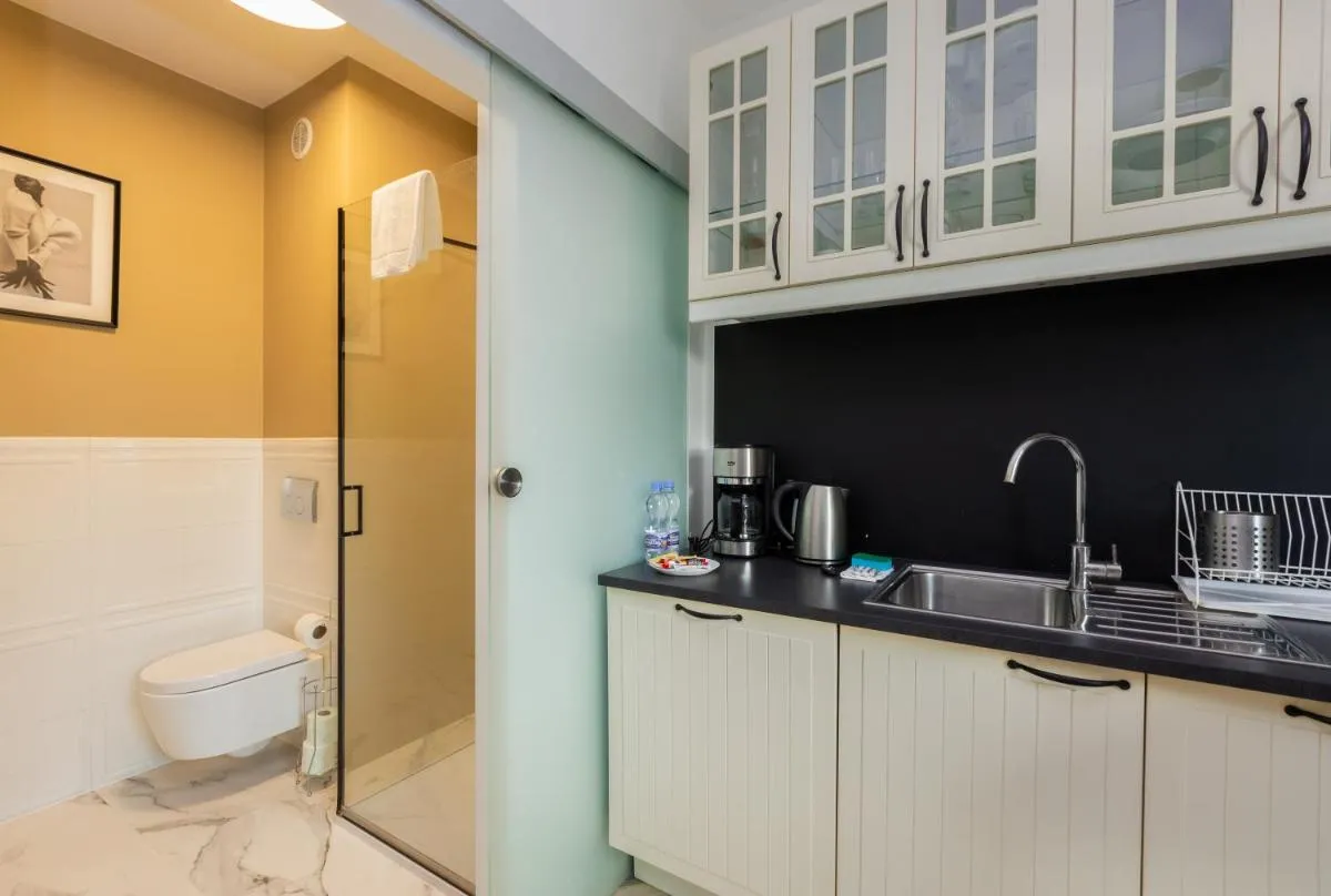 Image 2 of Oliwa Opacka Chic Studio