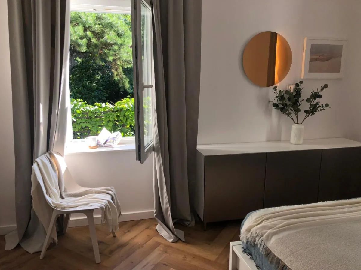 Image 5 of Port 13-A