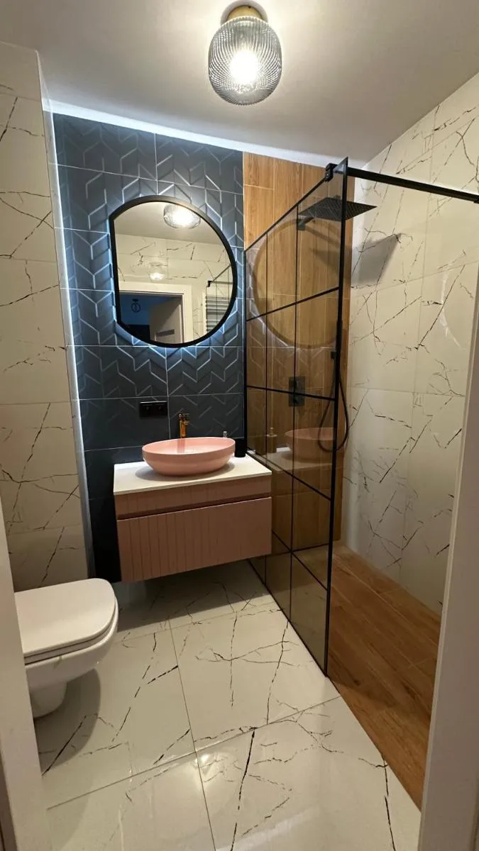 Image 2 of Sailor House