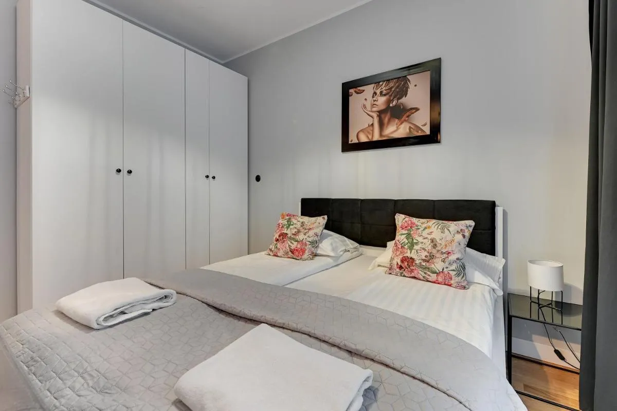 Image 2 of Sara – Studio Wałowa by Grand Apartments