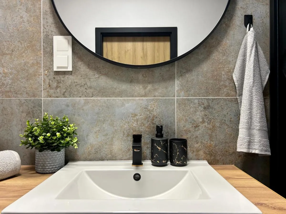 Image 2 of Seaside Modern Box Apartment