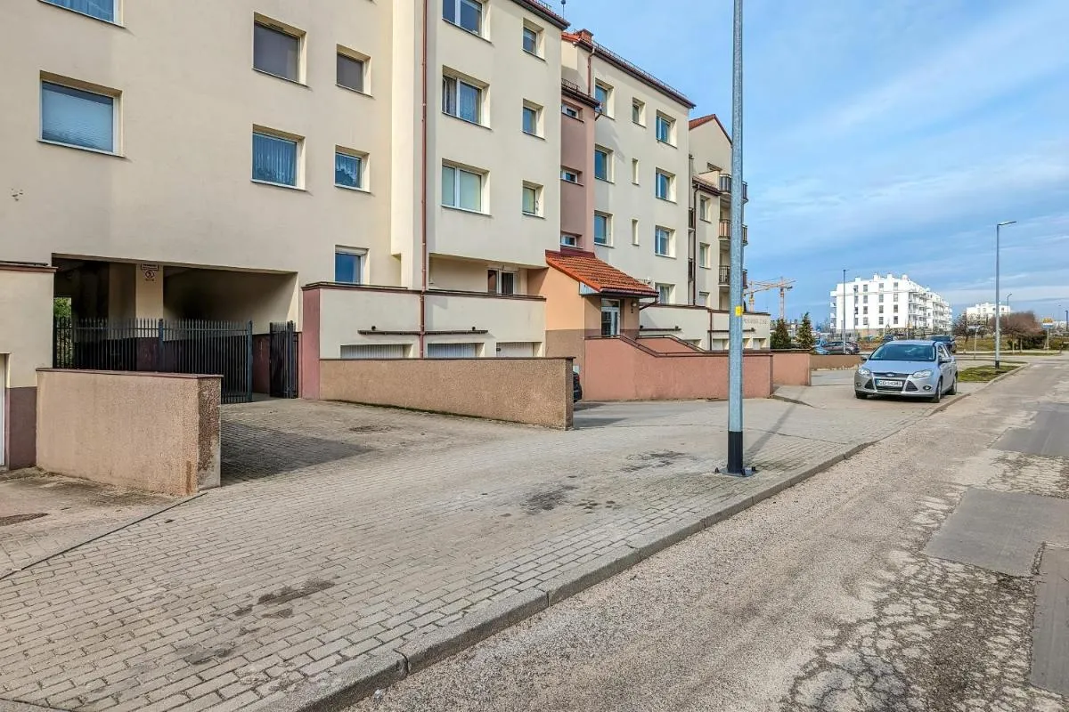 Image 4 of Spacious Family Apartment with 3 Bedrooms in Gdansk by Renters