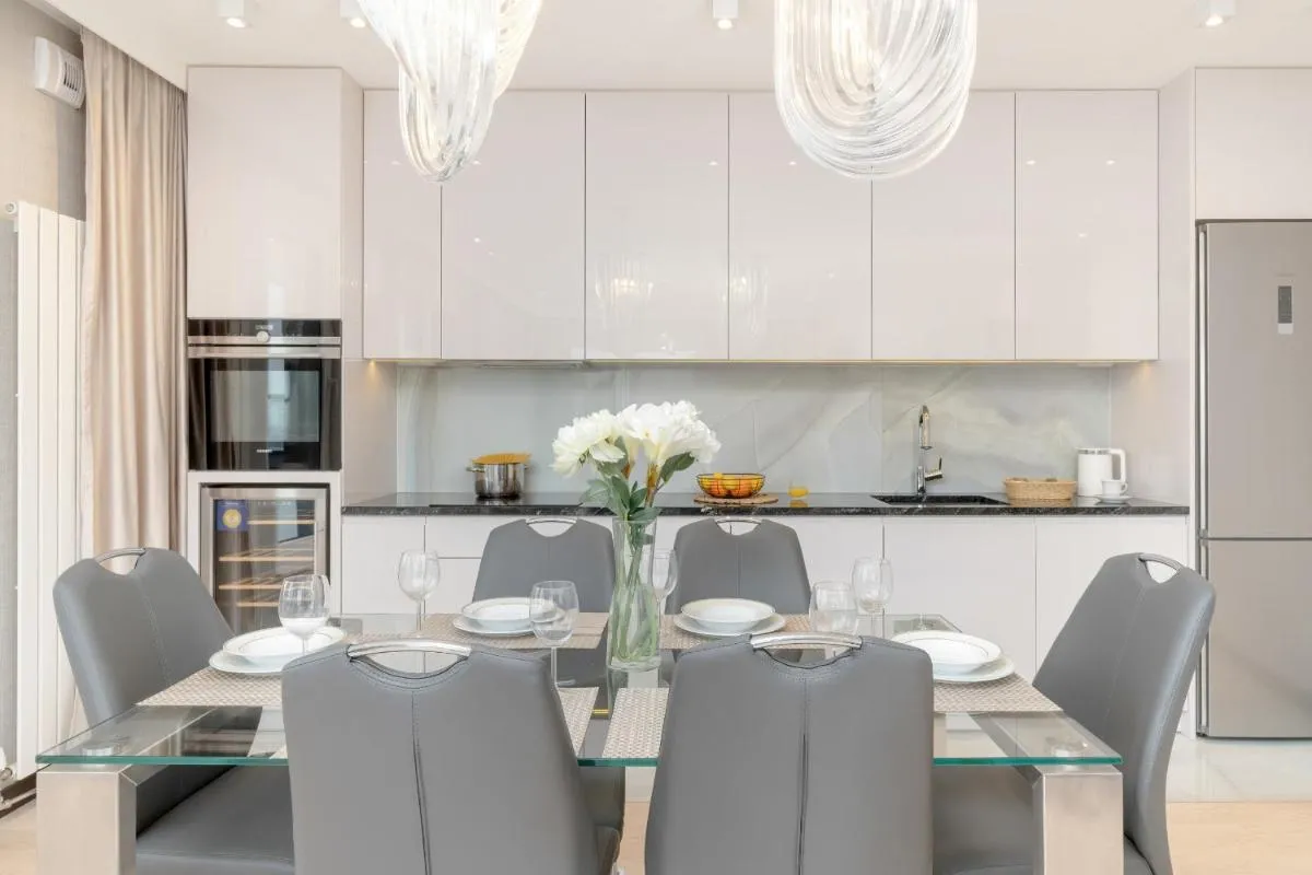 Image 2 of Spacious and Cozy Two Bedrooms Apartment by Rent like home