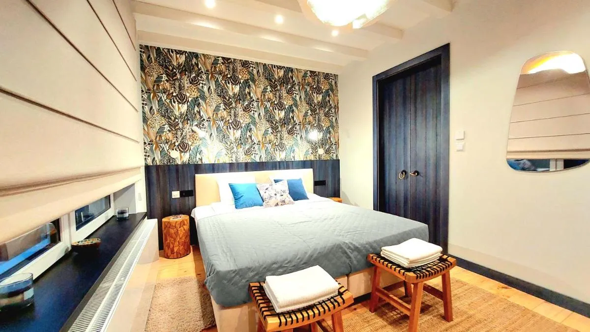 Image of The Old Fisherman’s Nest by TriApart