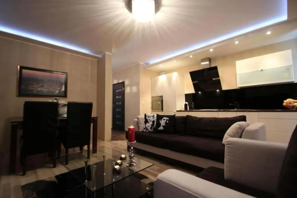 Image 2 of UrbanNest Szafarnia 7 66