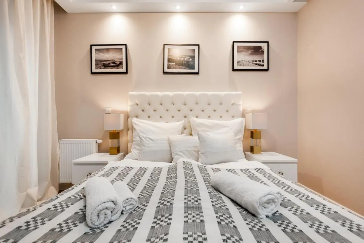 Image 1 of Uroczy Apartament No1 w ,, SERCU Starego Miasta Wyspa Spichrzów,,