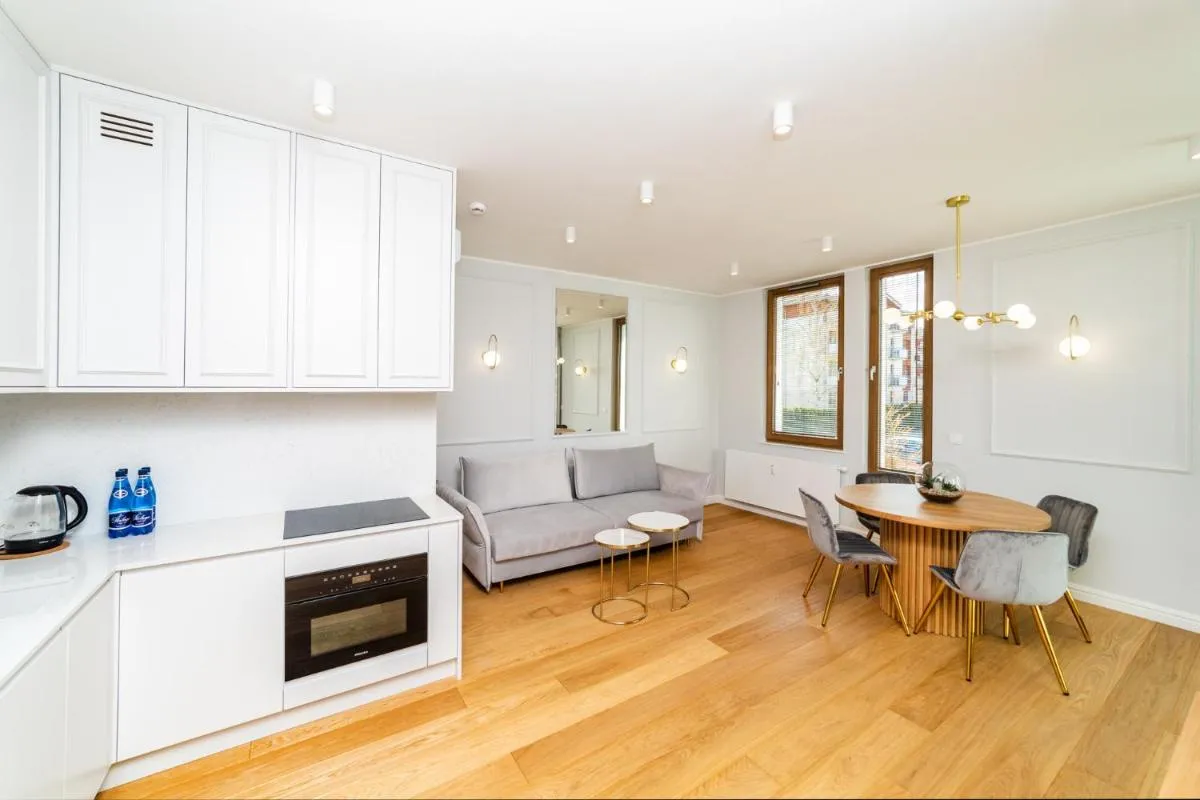 Image 3 of White Deluxe with terrace by OneApartments