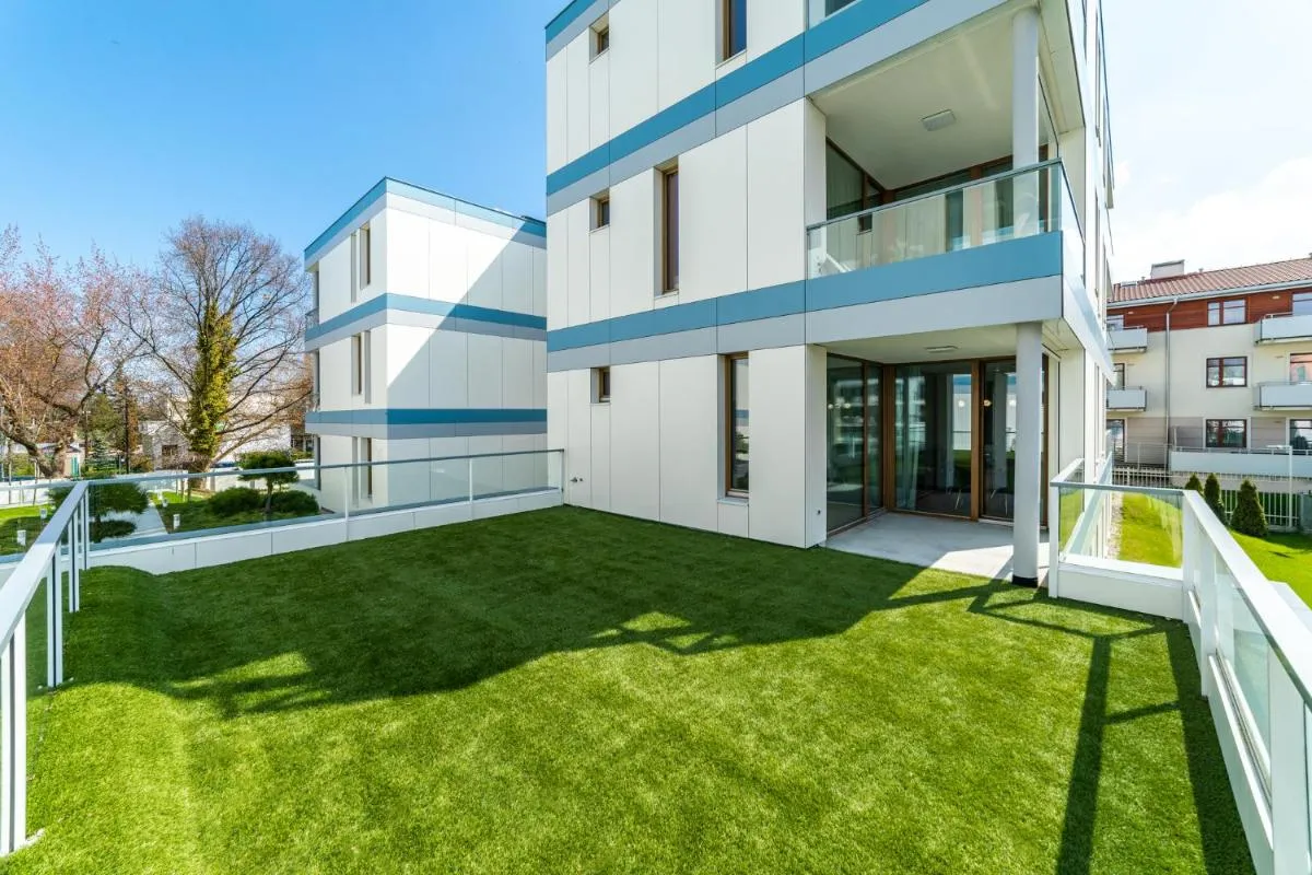 Image 5 of White Deluxe with terrace by OneApartments