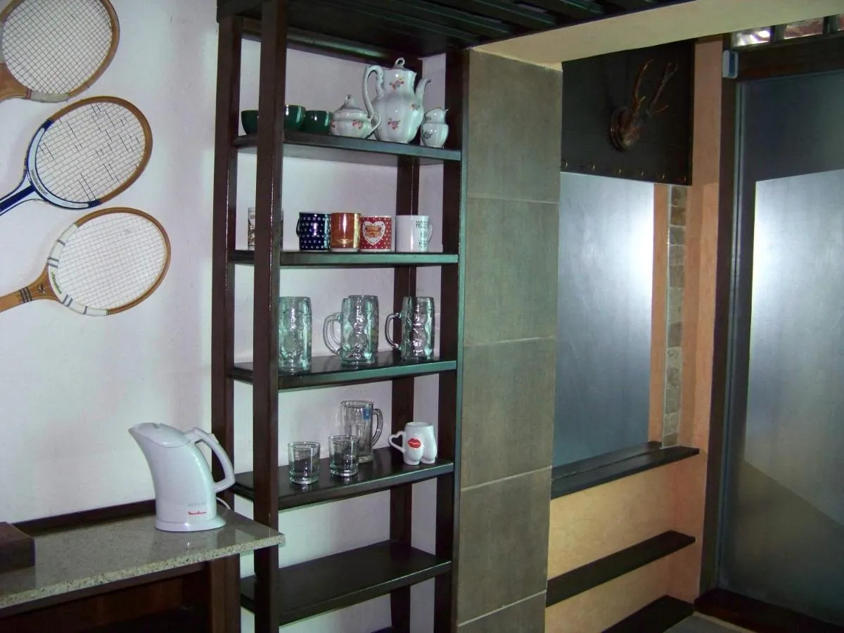 Image 3 of Alexandria Apartment