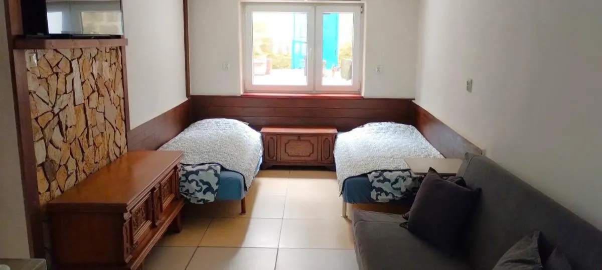 Image 1 of Alexandria Apartment