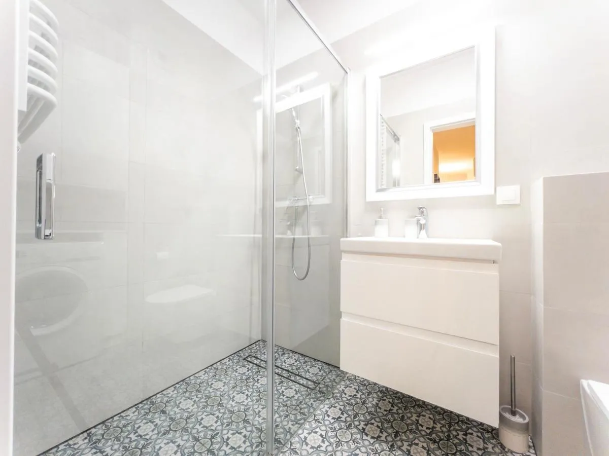 Image 2 of Apartament z dwiema sypialniami + parking