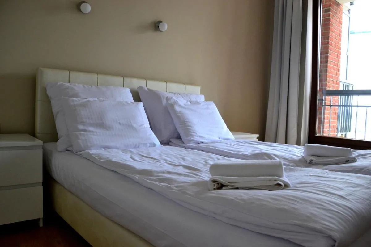 Image 1 of Apartamenty Centrum nad Motławą z widokiem na patio z balkonem