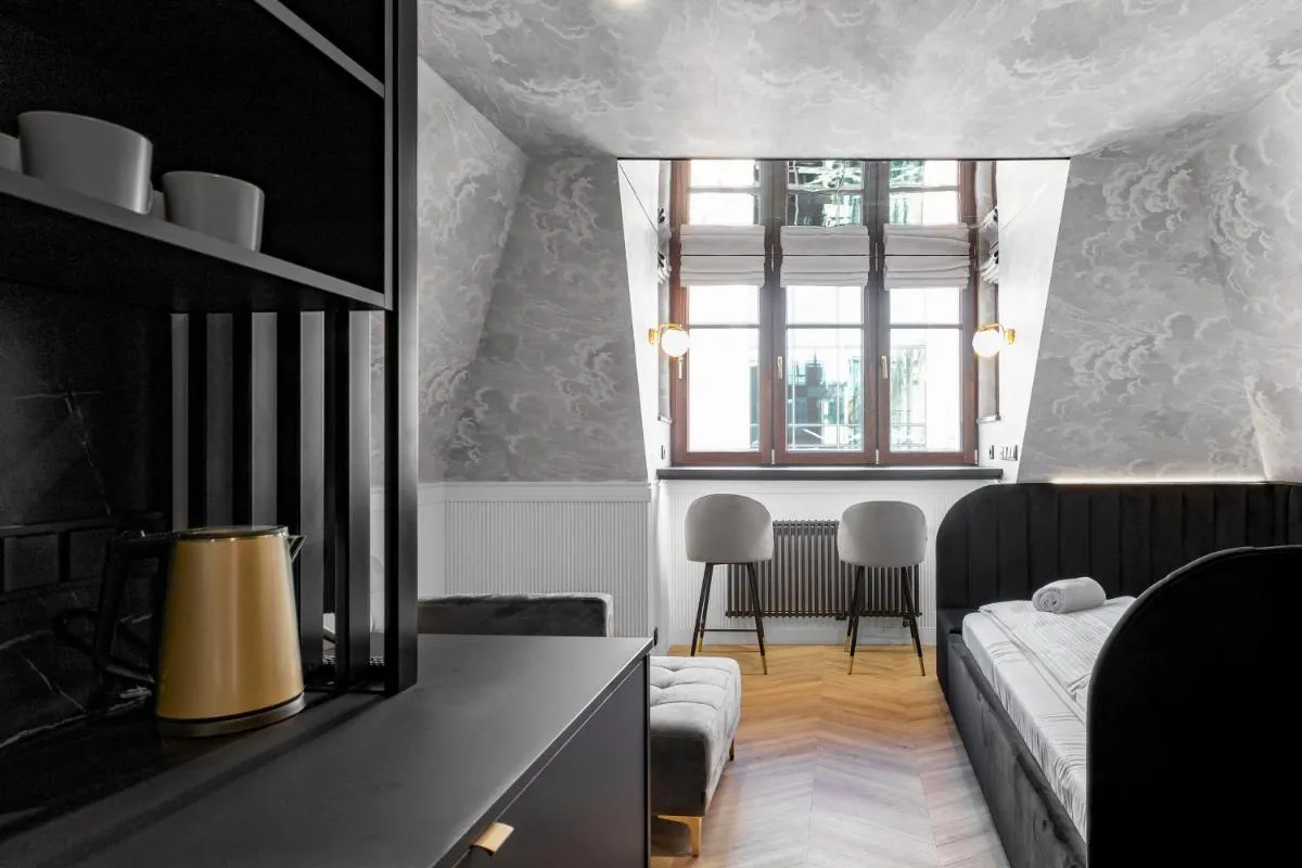 Image 6 of BLACK BEAR