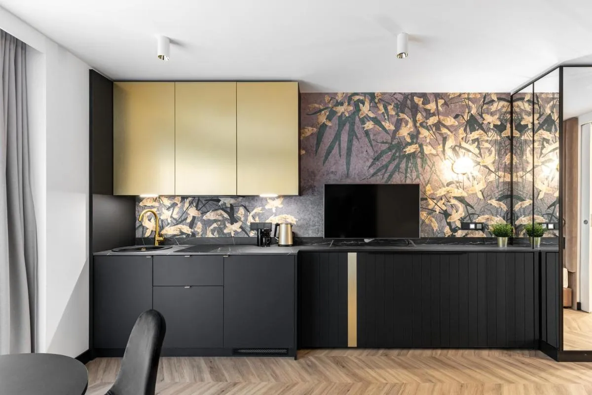 Image 3 of BLACK BEAR