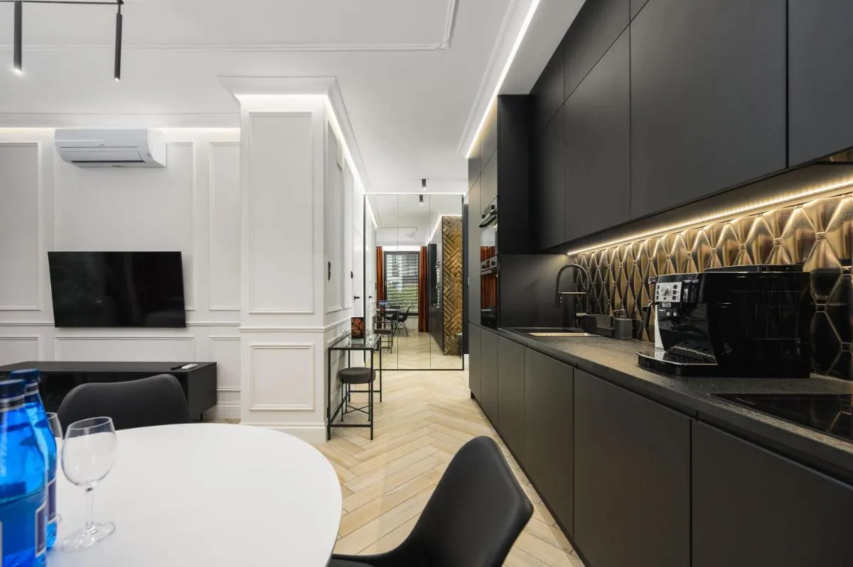 Image 3 of Black Diamond with terrace – Botanica Jelitkowo by OneApartments